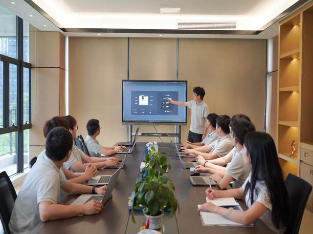 人事考勤软件的价钱